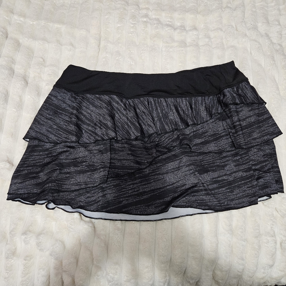FILA Ruffled Black & Gray Tennis Skirt With Built In Shorts, Size XL